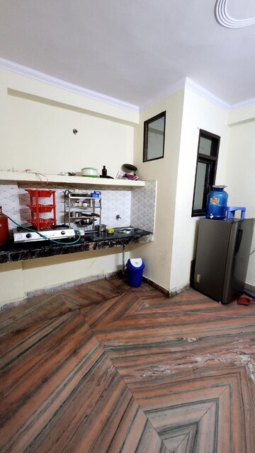 Furnished Amenities in 1.5 BHK Builder Floor at New Ashok Nagar – for Rent