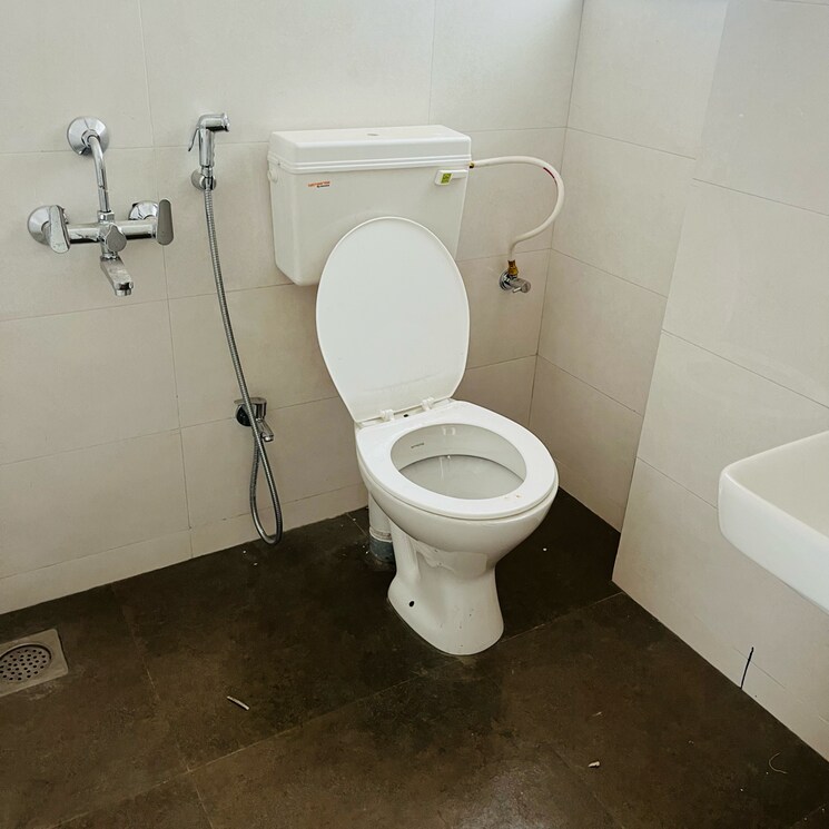 Bathroom, shambhavi-residency-wadgaon-sheri 2 Bedroom 850 Sq.Ft. Apartment In Sainath Nagar Pune 7975008