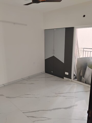 Room in 4 BHK Apartment at Ace Divino, Sector 1 Greater Noida – for Rent