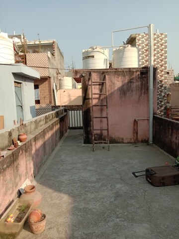 Master Bedroom in 1.5 BHK Independent House at Dwarka Mor – for Sale