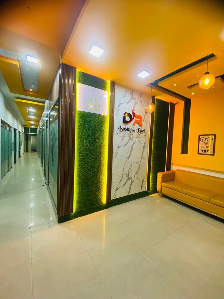 Living Room, sector 63 Commercial Office Space 416 Sq.Ft. In Sector 63 Noida 7975003