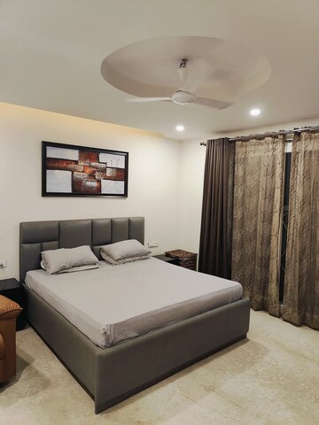 Bedroom in 3 BHK Builder Floor at Sector 9 – for Rent