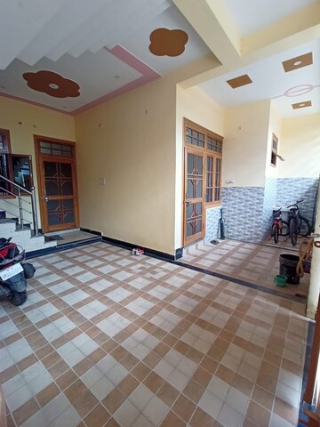 Parking in 2 BHK Independent House at Gomti Nagar – for Rent