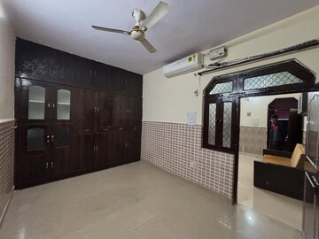 Room in 2 BHK Builder Floor at New Ashok Nagar – for Rent