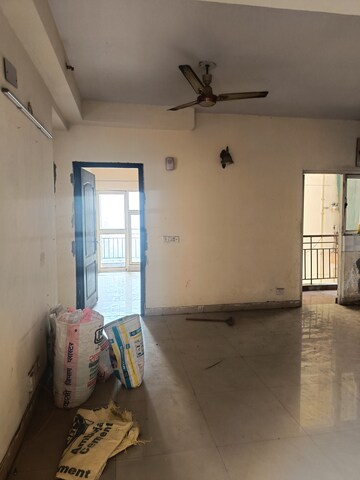 Room in 3 BHK Apartment at Gardenia Golf City, Sector 75 – for Rent