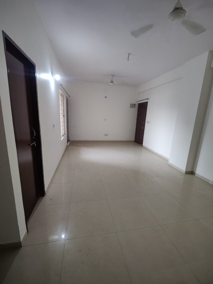 Room, macker-silver-estate-vertica 3 Bedroom 1218 Sq.Ft. Apartment In Katara Hills Bhopal 7975078