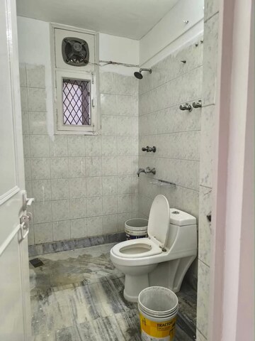 Bathroom in 3 BHK Apartment at Sector 10 Dwarka – for Rent