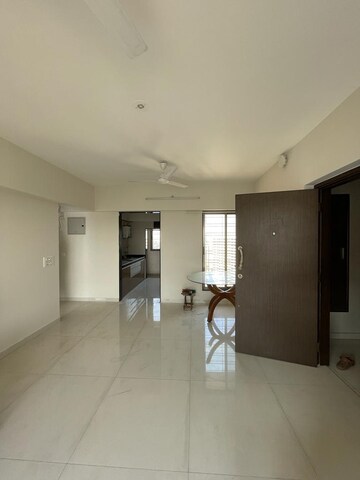 Room in 2 BHK Apartment at Shree Krishna Udaya Bhuvan, Chembur – for Rent