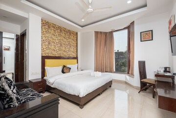 Bedroom in 3 BHK Apartment at Emaar The Palm Drive-Palm Studios, Sector 66 – for Rent