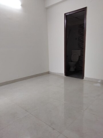 Room in 3.5 BHK Builder Floor at Vatika India Next Iris Floors, Sector 82 – for Rent