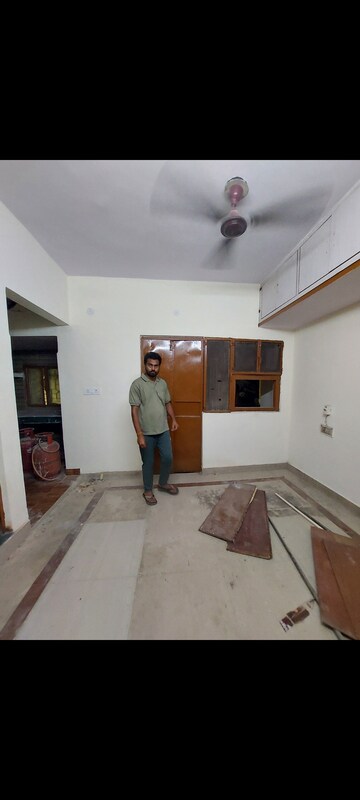 Bedroom in 1 BHK Apartment at Sarita Vihar – for Rent