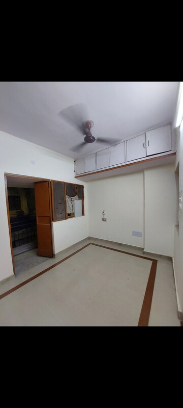 Room in 1 BHK Apartment at Sarita Vihar – for Rent