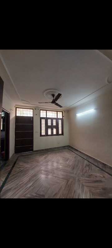 Room in 1 BHK Apartment at Sarita Vihar – for Rent