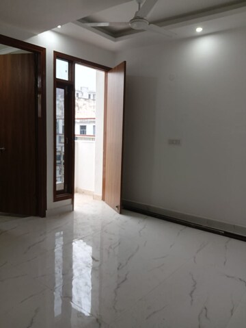 Room in 2 BHK Builder Floor at Saket – for Rent