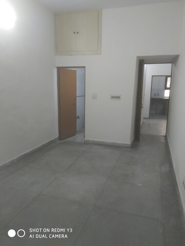 Room in 2 BHK Independent House at RWA Apartments Sector 53, Sector 53 – for Rent