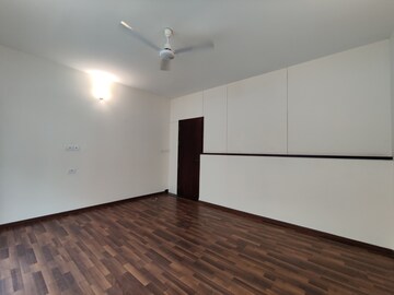 Room in 4 BHK Apartment at Vaishnavi  Orchids, Kaikondrahalli – for Rent