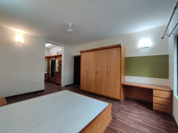 Room in 4 BHK Apartment at Vaishnavi  Orchids, Kaikondrahalli – for Rent