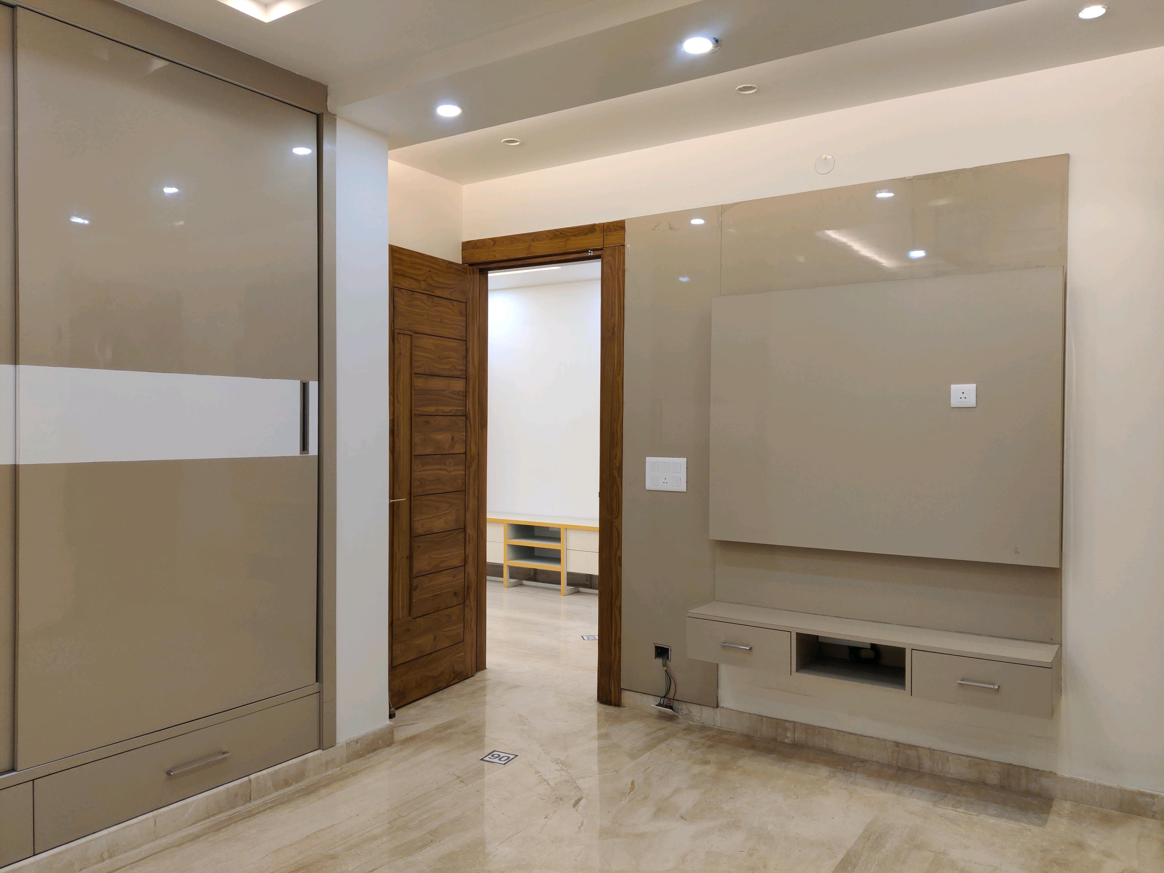 3 BHK + Pooja Room,Servant Room,Study Room,Extra Room 1360 Sq.Ft. Builder Floor in Onyx Plaza