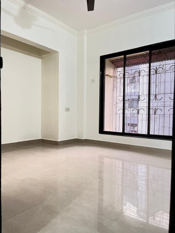 Room in 3 BHK Apartment at Vasai West – for Rent
