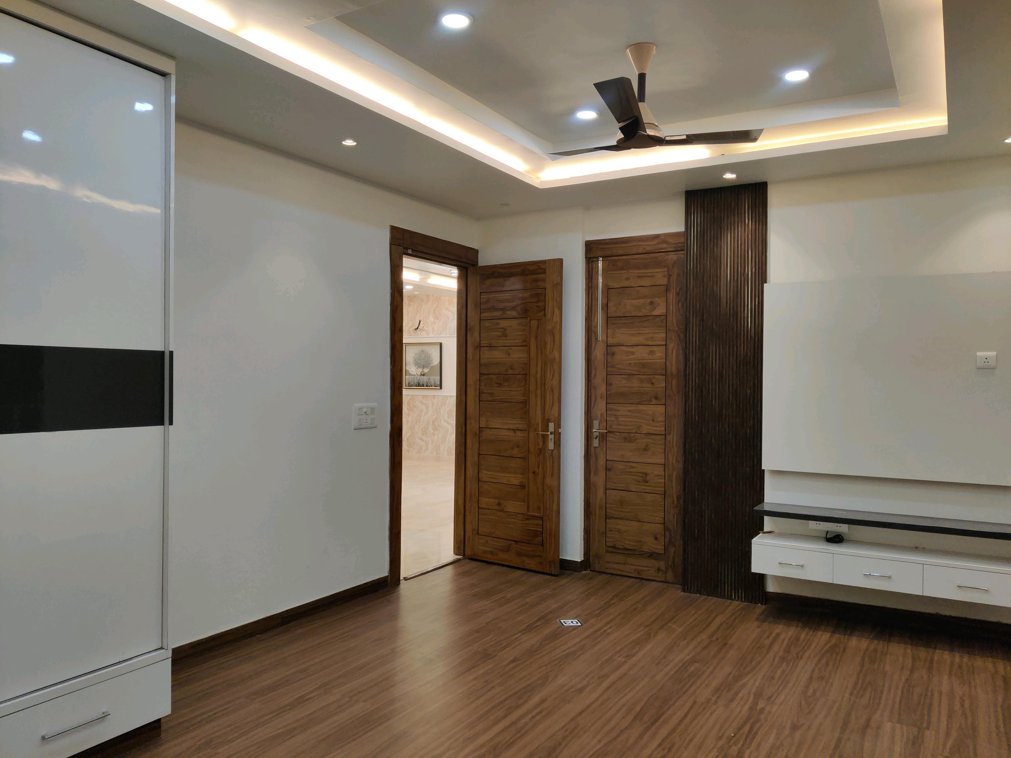 3 BHK + Pooja Room,Servant Room,Study Room,Extra Room 1500 Sq.Ft. Builder Floor in Cosmic Italia