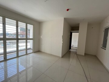 Room in 1 BHK Apartment at Yashwin Orrizonte, Kharadi – for Rent