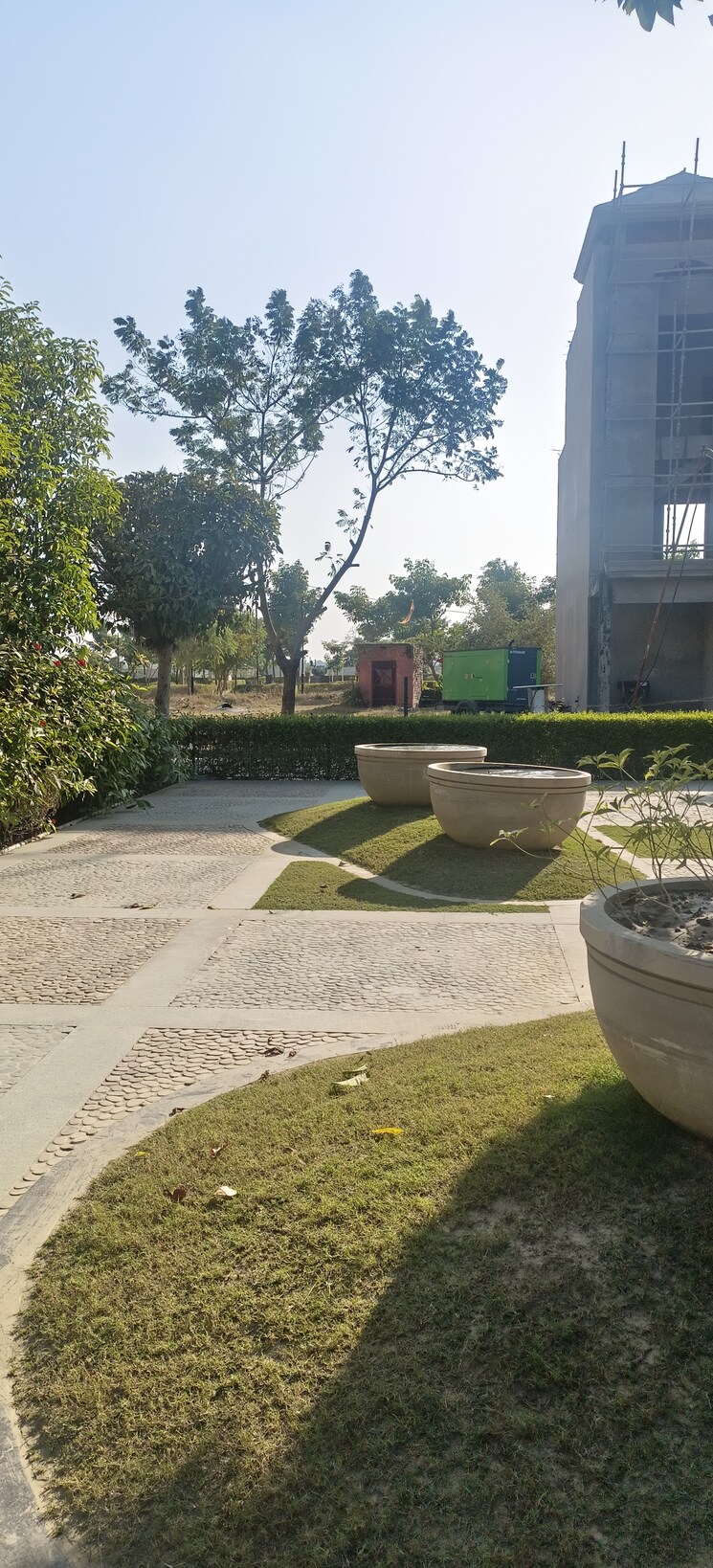 Garden, omaxe-metro-city  2700 Sq.Ft. Plot In Kalli Paschim Lucknow 7975462