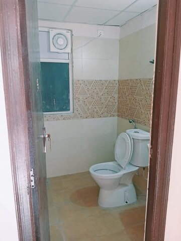 Bathroom in 3 BHK Apartment at Amrapali Golf Homes, Sector 4 Greater Noida – for Sale