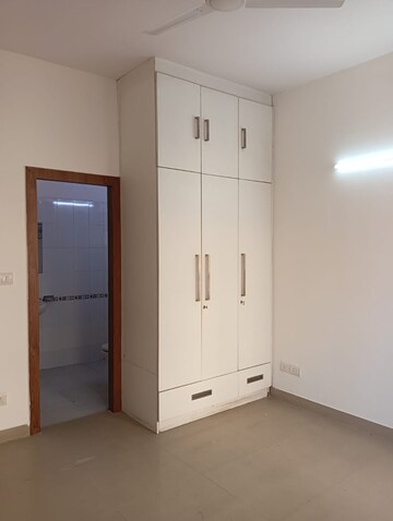 Master Bedroom in 3.5 BHK Apartment at Ardee City The Residency, Sector 52 – for Rent
