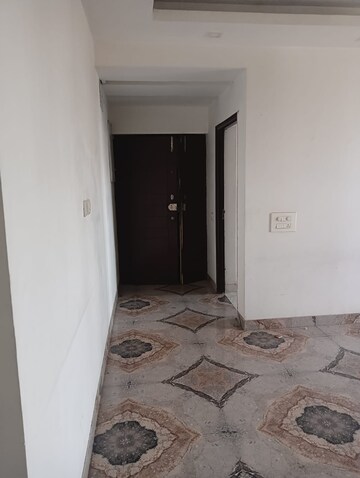 Room in 3.5 BHK Apartment at Ardee City The Residency, Sector 52 – for Rent