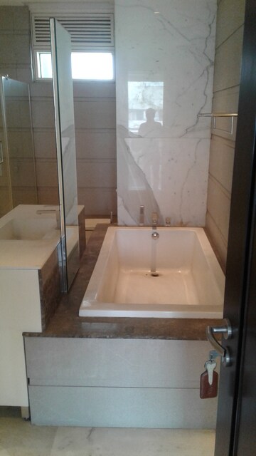 Bathroom in 5 BHK Apartment at Salcon The Verandas, Sector 54 – for Rent