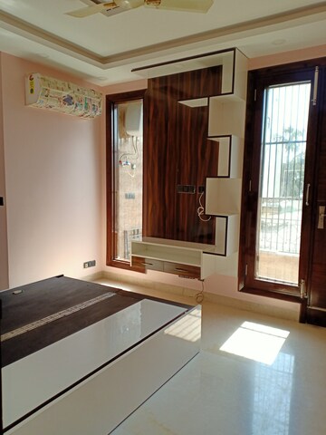 Bedroom in 3 BHK Apartment at Saket – for Rent