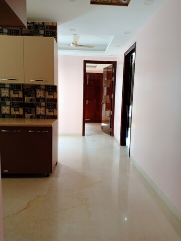 Room in 3 BHK Apartment at Saket – for Rent