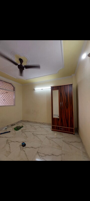 Room in 1 BHK Apartment at Sarita Vihar – for Rent