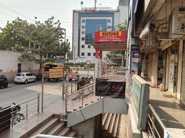 Balcony in  Shop at Xth Central Mall, Kandivali West – for Sale