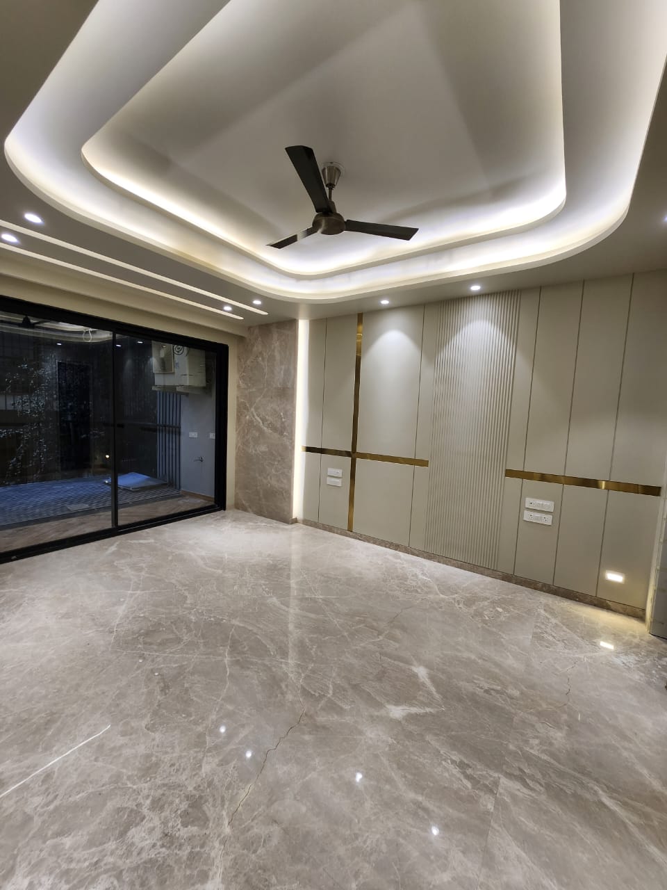 4 BHK + Servant Room Builder Floor For Sale in SS Mayfield Gardens