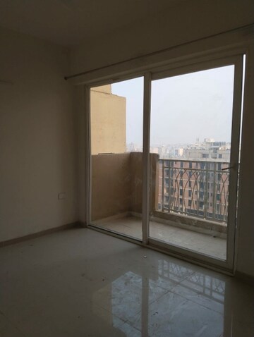 Room in 2 BHK Apartment at Mahagun Mywoods, Sector 16c Greater Noida – for Rent