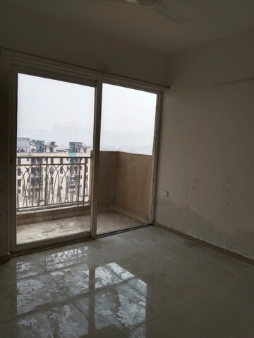Room in 2 BHK Apartment at Mahagun Mywoods, Sector 16c Greater Noida – for Rent