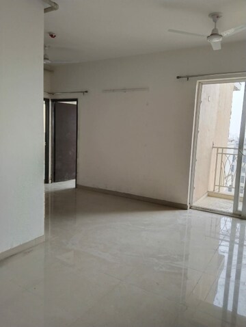 Room in 2 BHK Apartment at Mahagun Mywoods, Sector 16c Greater Noida – for Rent