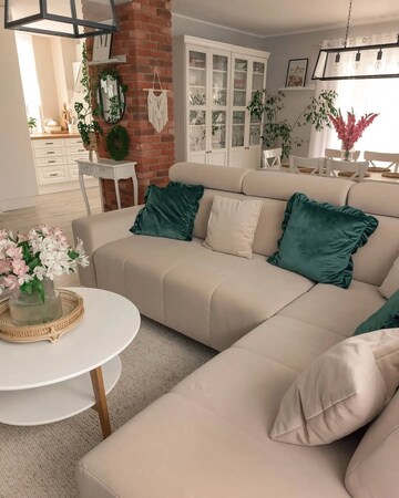 Living Room in 2.5 BHK Builder Floor at Krishna Nagar – for Rent