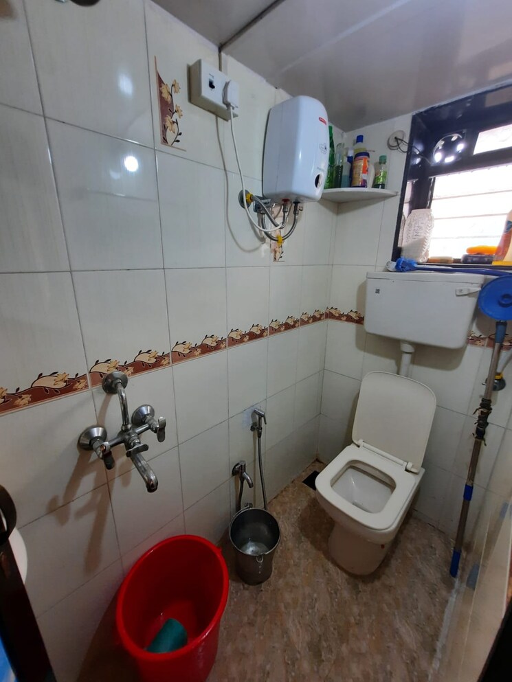 Bathroom, ganga-chs-kurla-west 2 Bedroom 700 Sq.Ft. Apartment In Kurla West Mumbai 7975887