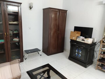 Living Room in 1 BHK Apartment at Defence Colony – for Rent