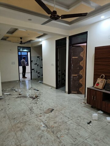 Parking in 3 BHK Apartment at Gomti Nagar – for Sale