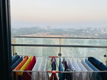 Master Bedroom in 2.5 BHK Apartment at Hubtown Hill Crest, Andheri East – for Rent
