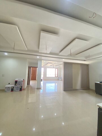 Building Lobby in 3 BHK Builder Floor at Palam Vihar Residents Association, Palam Vihar – for Rent