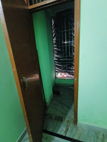 Furnished Amenities in 1 BHK Apartment at East Delhi – for Rent