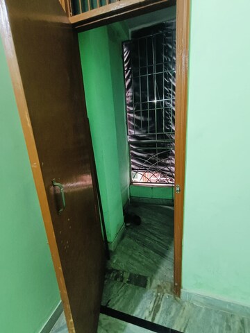 Furnished Amenities in 1 BHK Apartment at East Delhi – for Rent