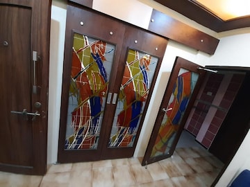 Bedroom in 1.5 BHK Apartment at Bandra West – for Rent