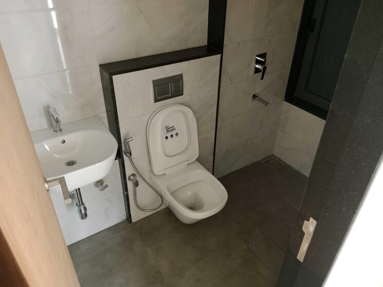 Bathroom, lodha-vista 2 Bedroom 800 Sq.Ft. Apartment In Lower Parel Mumbai 7976314