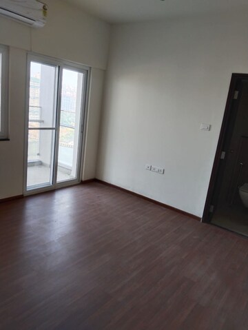 Room in 1 BHK Apartment at Bhoomi Samarth, Goregaon East – for Sale
