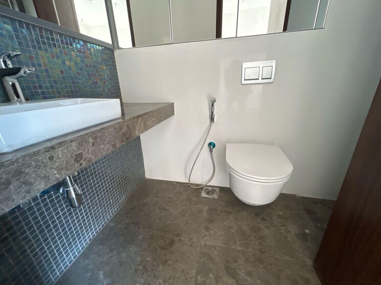 Bathroom, lodha-parkside 2 Bedroom 899 Sq.Ft. Apartment In Worli Mumbai 7976404